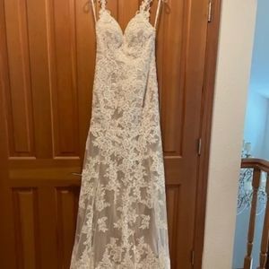 STELLA YORK WEDDING DRESS SIZE 6